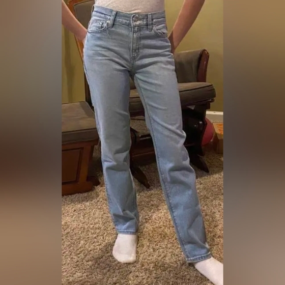 American Eagle Outfitters Denim - American Eagle High waist Straight Leg Short Jeans